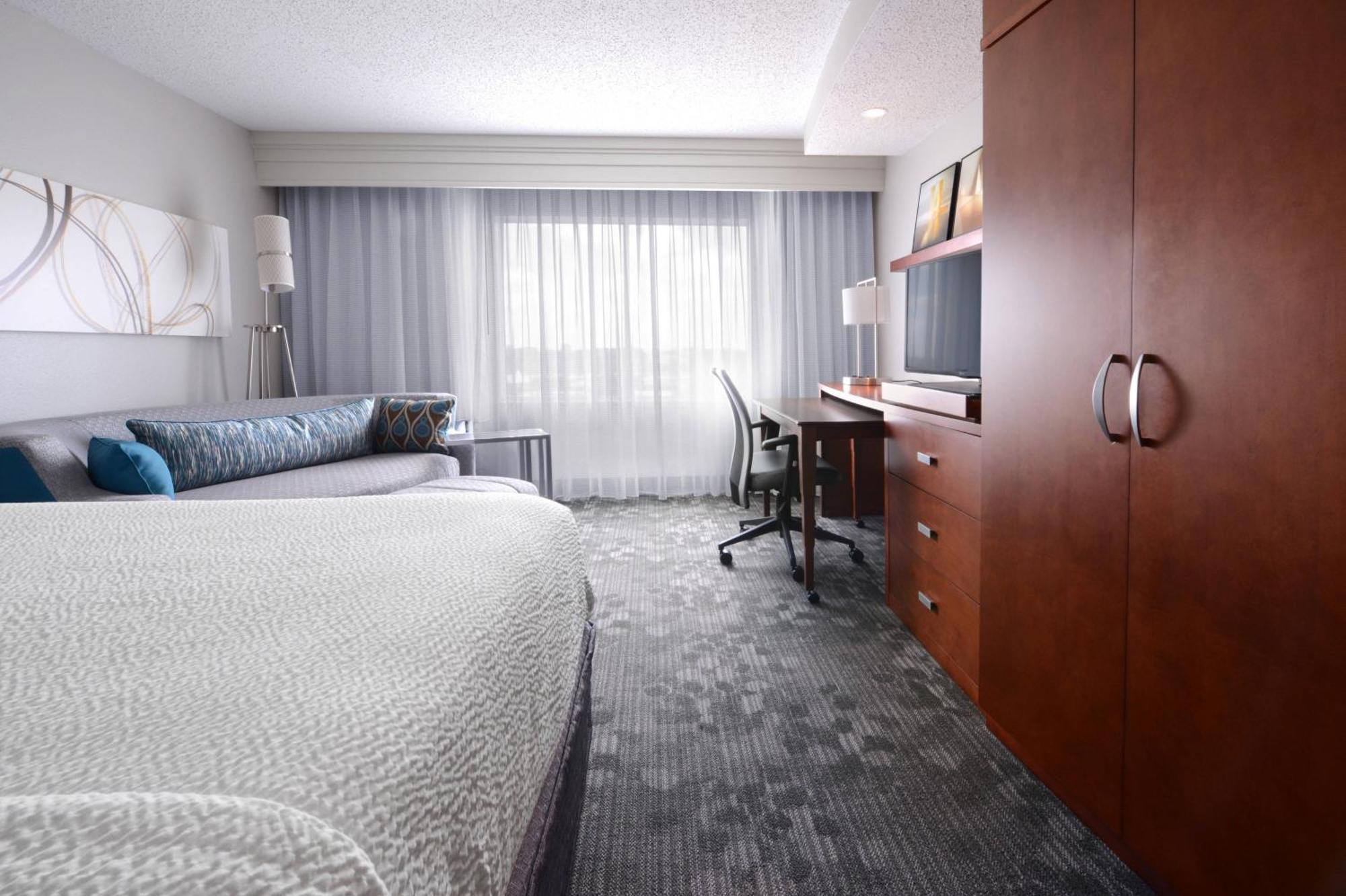 Courtyard Marriott Houston Pearland Hotel Exterior photo